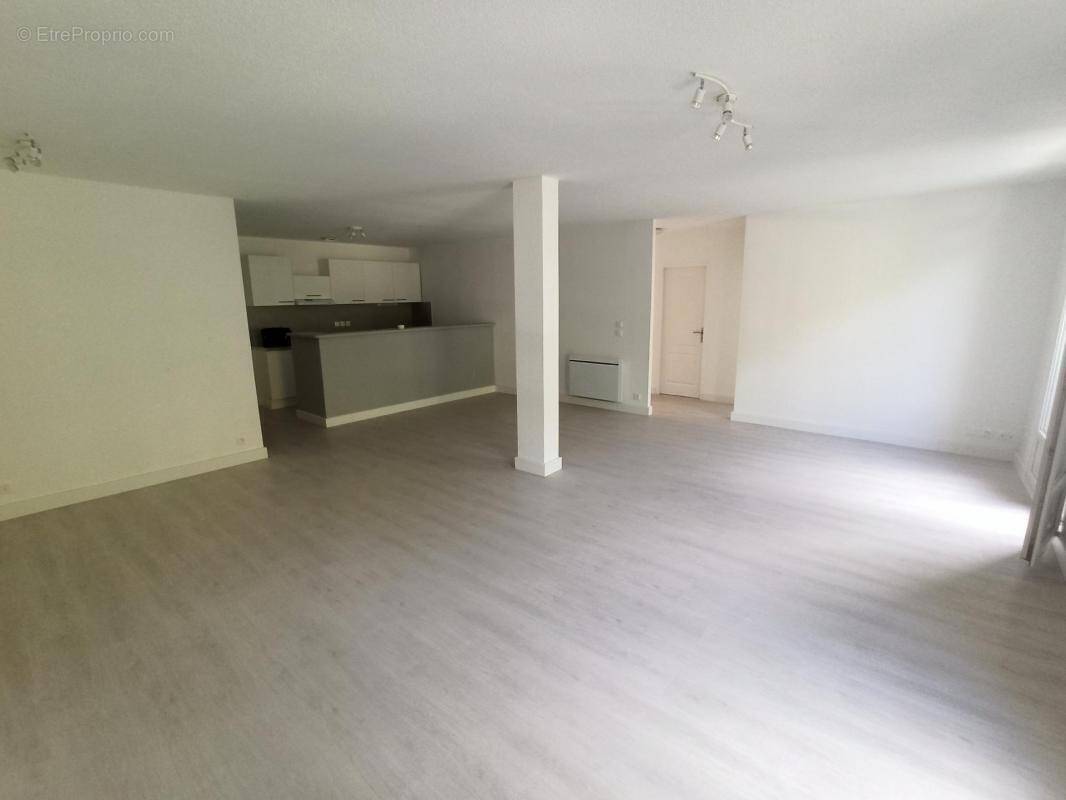 Appartement à LAMALOU-LES-BAINS