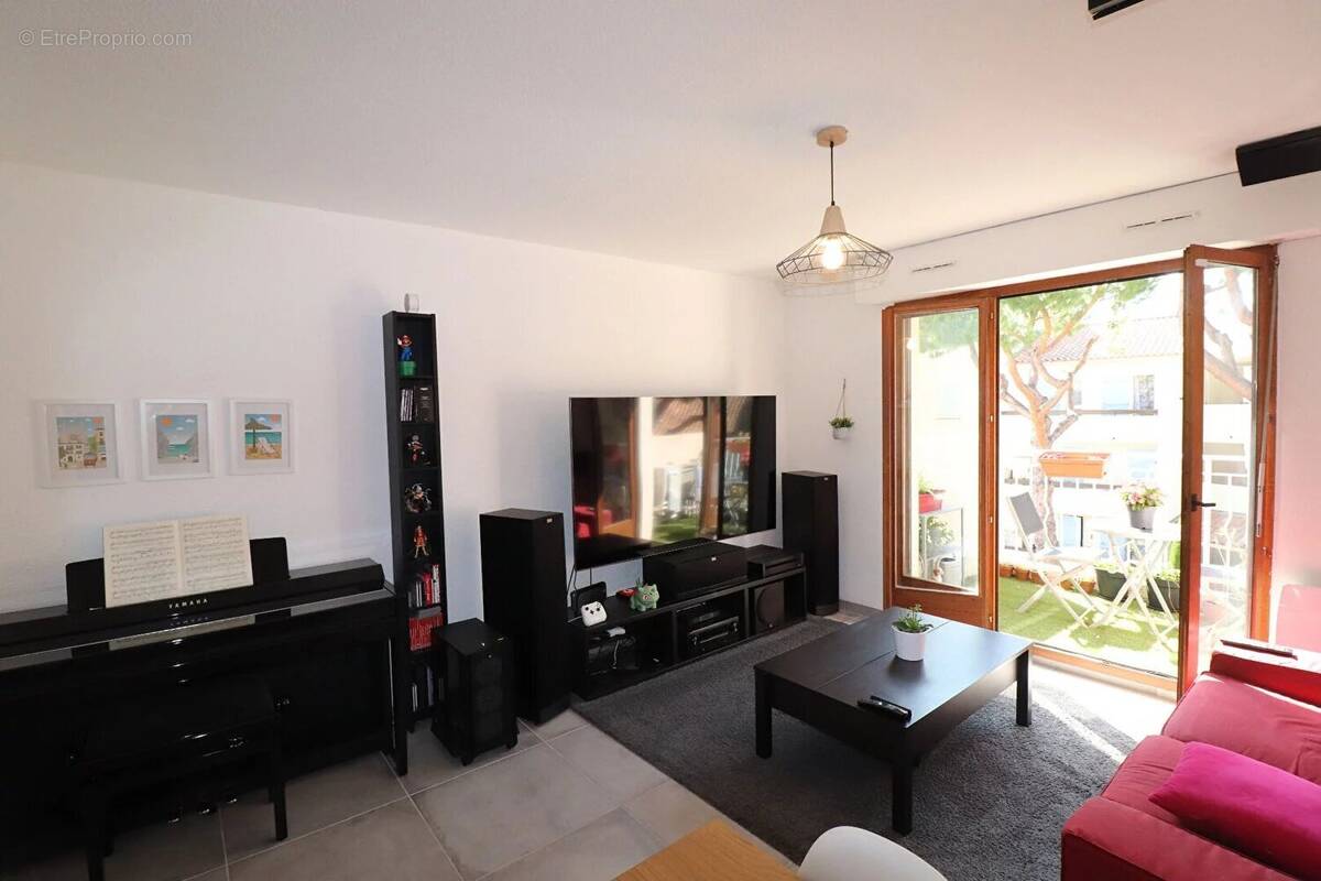 Appartement à SAINT-CYR-SUR-MER