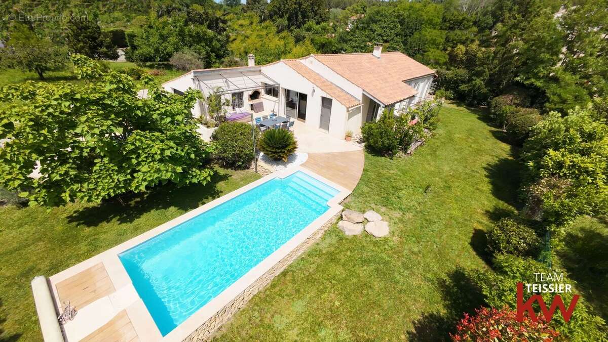 Maison à EYGUIERES