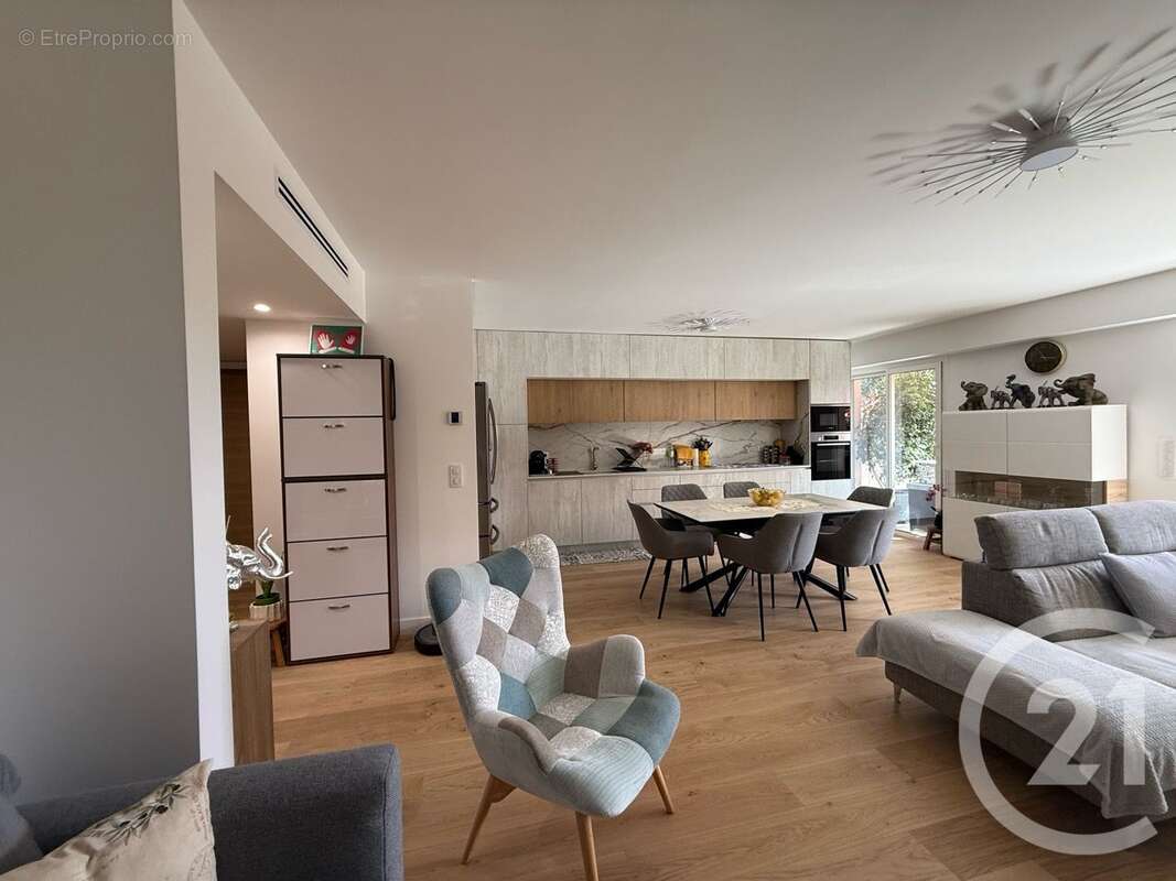 Appartement à ROQUEBRUNE-CAP-MARTIN