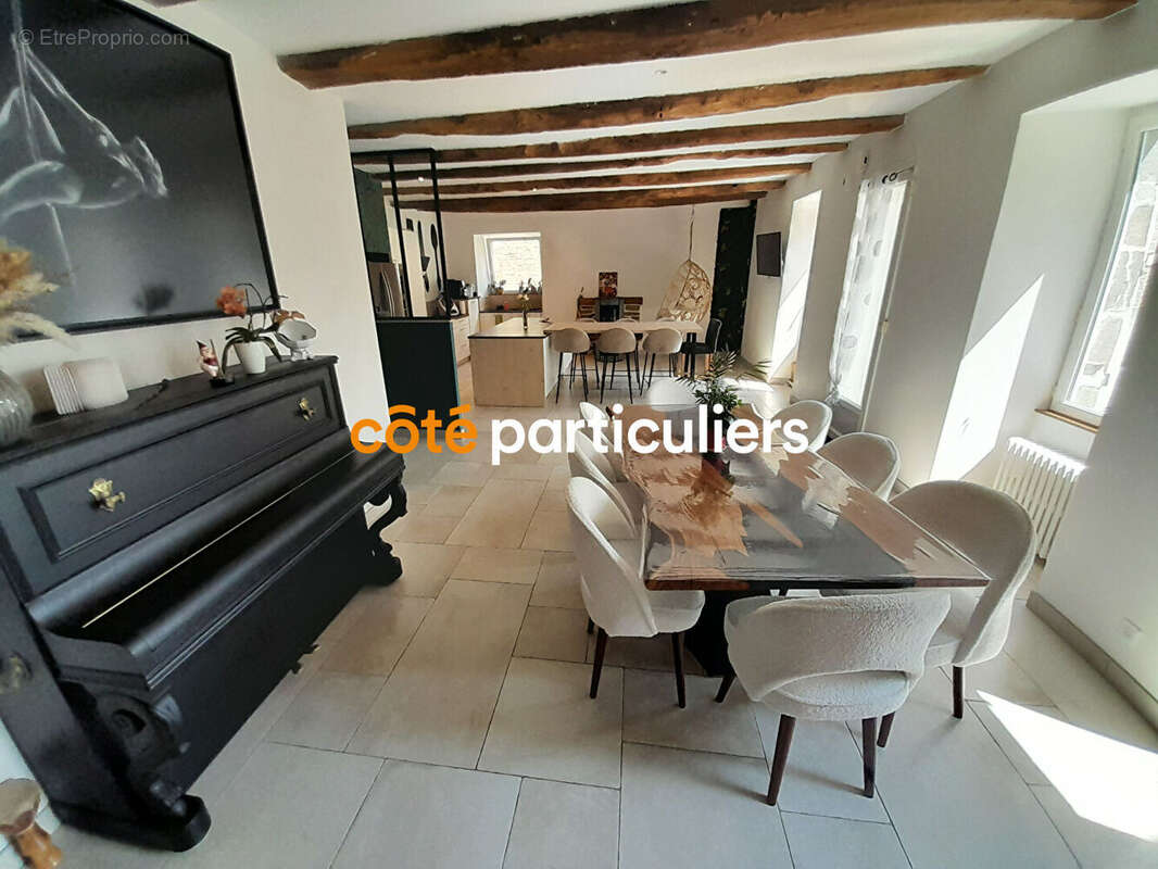 Maison à LANVALLAY
