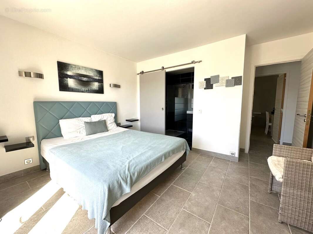 Maison à VALLAURIS