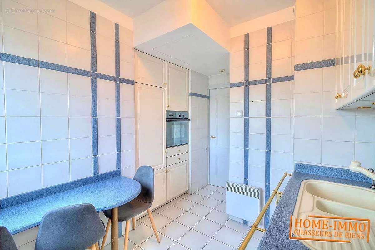 Appartement à VALLAURIS