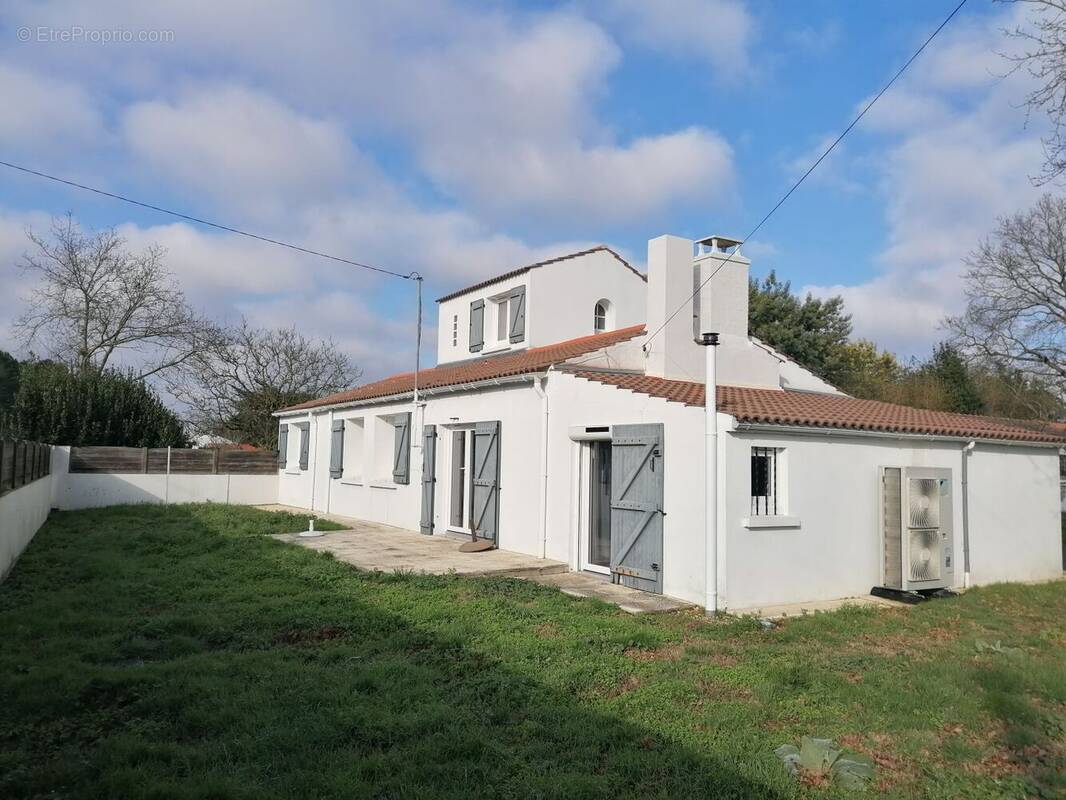 Maison à COMMEQUIERS
