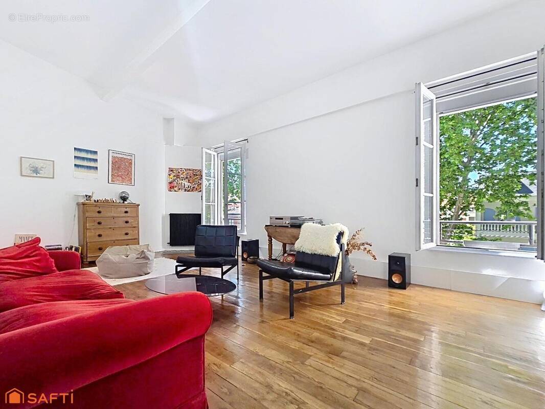 Photo 1 - Appartement à LES LILAS