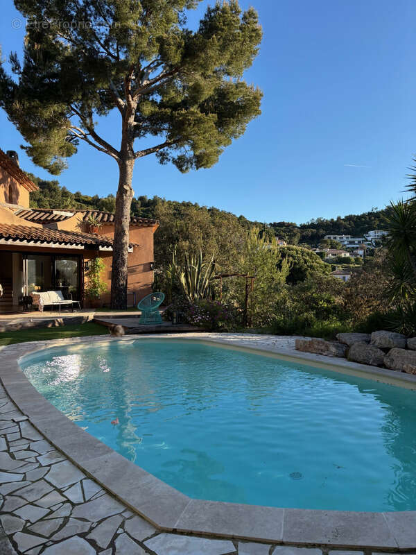 Maison à LES ISSAMBRES