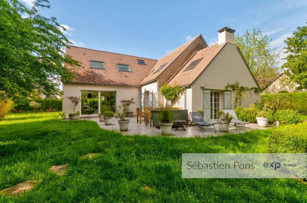 Maison à SAINT-NOM-LA-BRETECHE