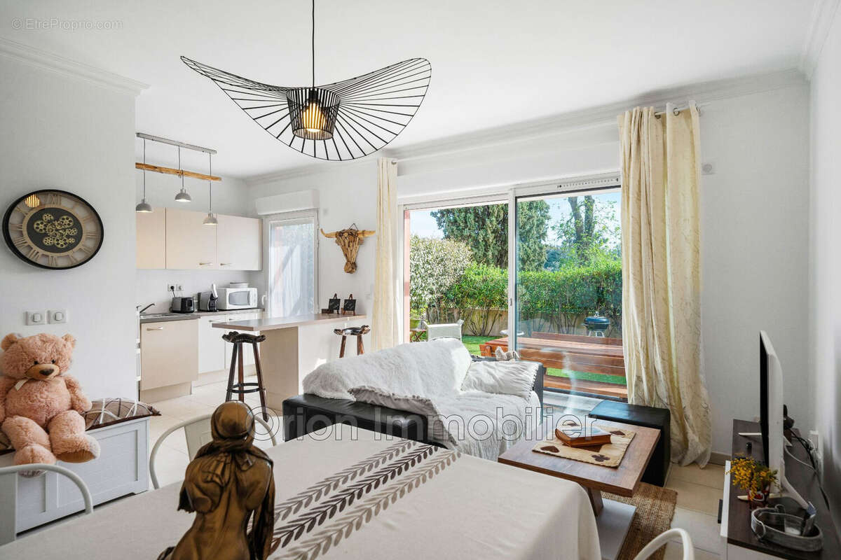 Appartement à MANDELIEU-LA-NAPOULE