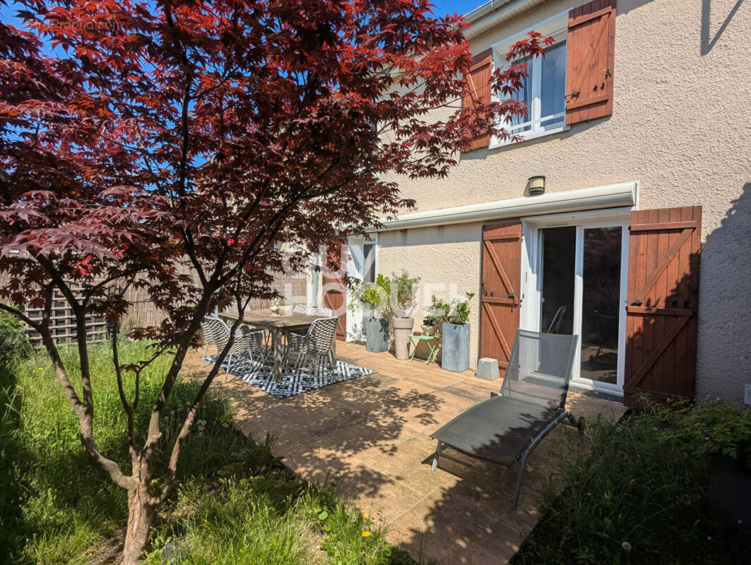 Maison à DECINES-CHARPIEU