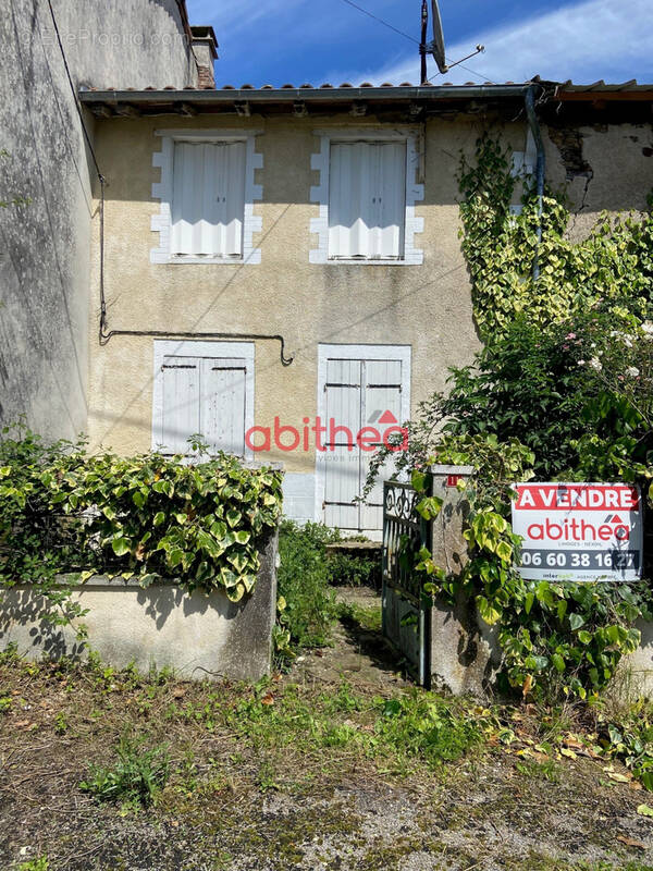 Maison à SAINT-MARTIN-DE-JUSSAC