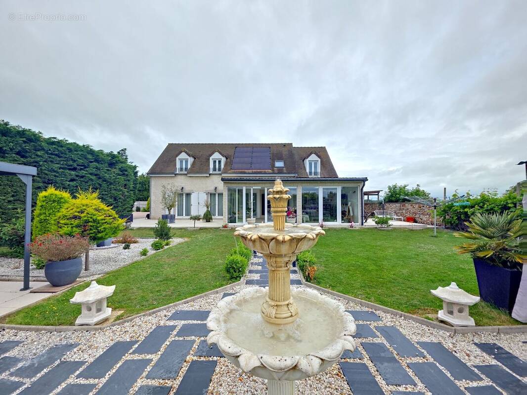 Maison à LONGNES