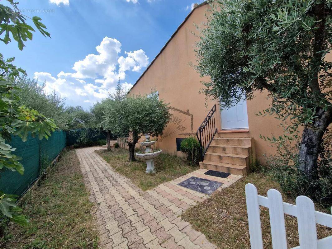Appartement à LA MOTTE-D&#039;AIGUES