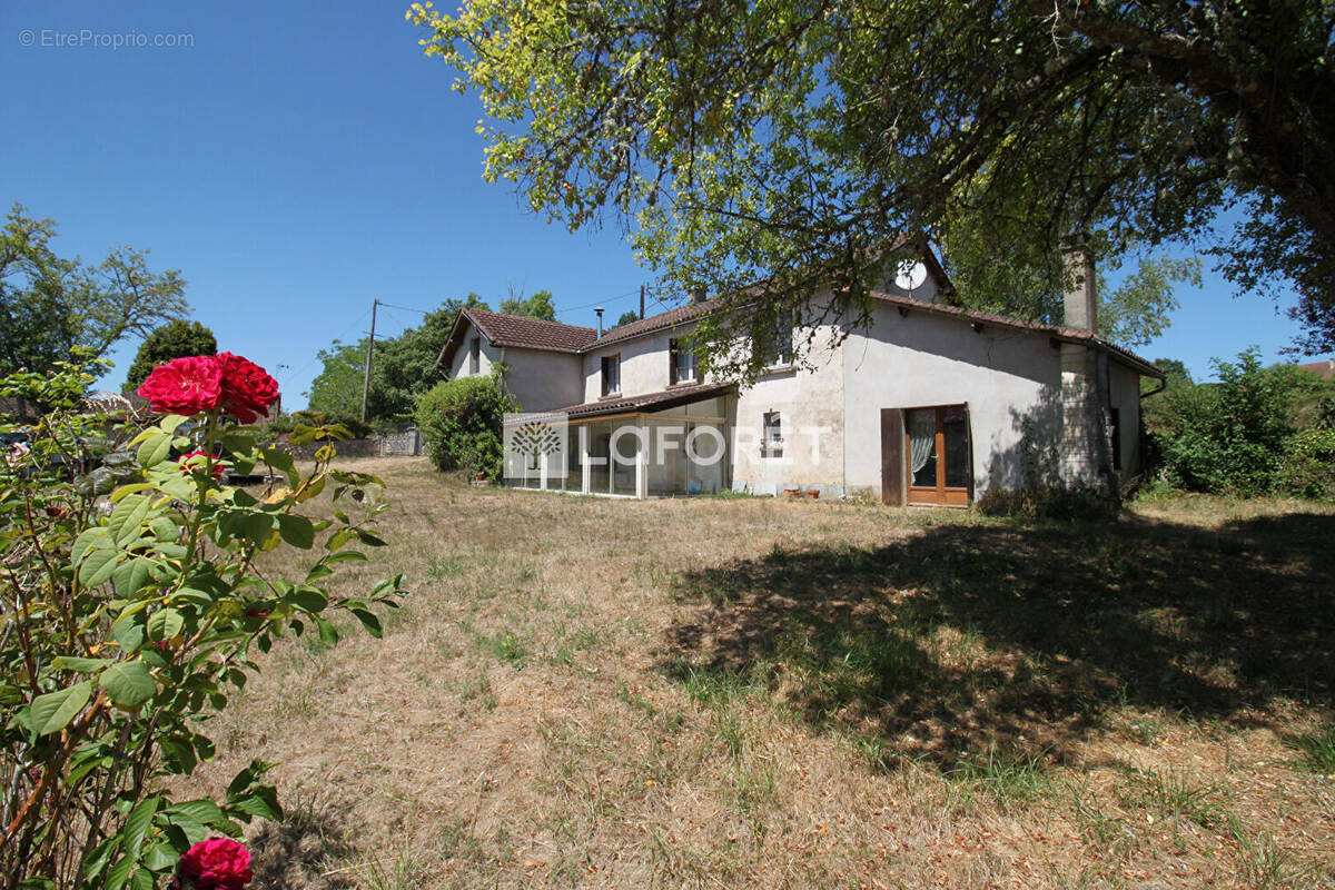 Maison à PAUSSAC-ET-SAINT-VIVIEN