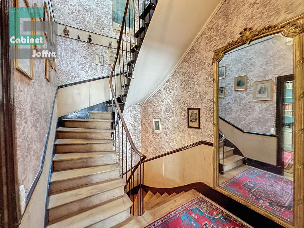 Maison à FONTAINEBLEAU