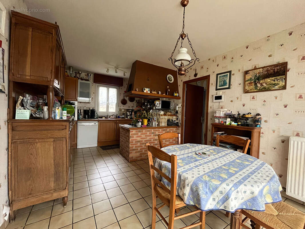 Maison à ARGENCES