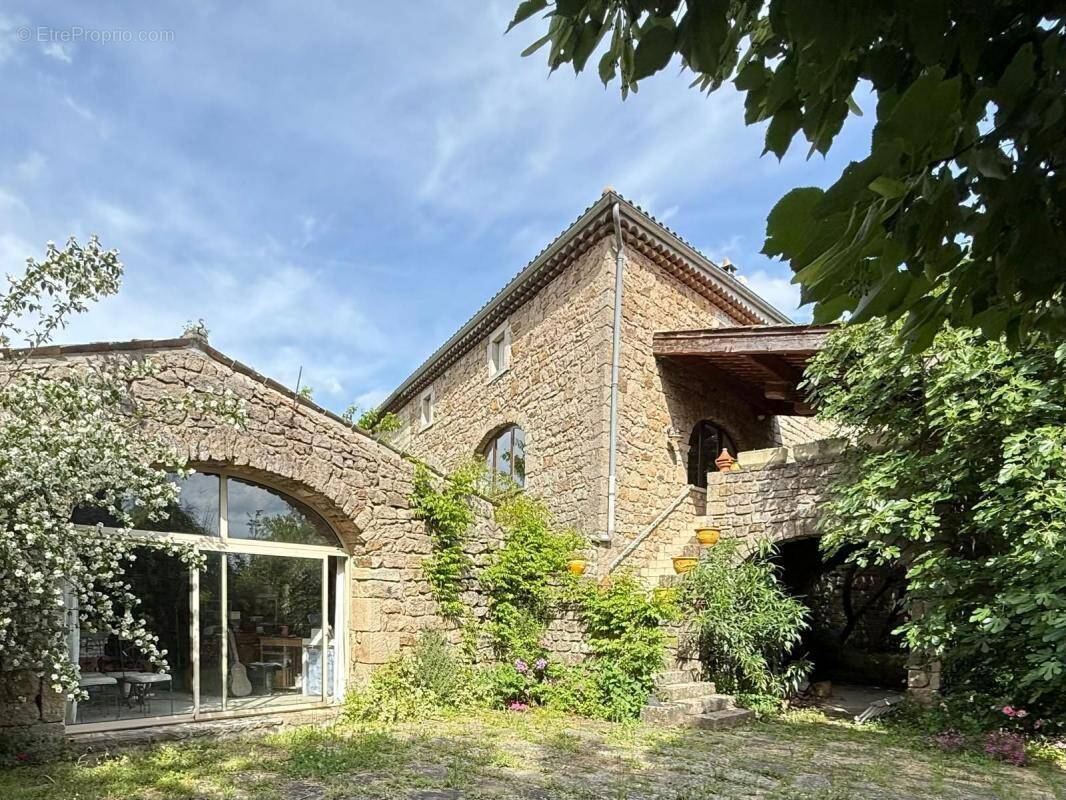 Maison à LABLACHERE