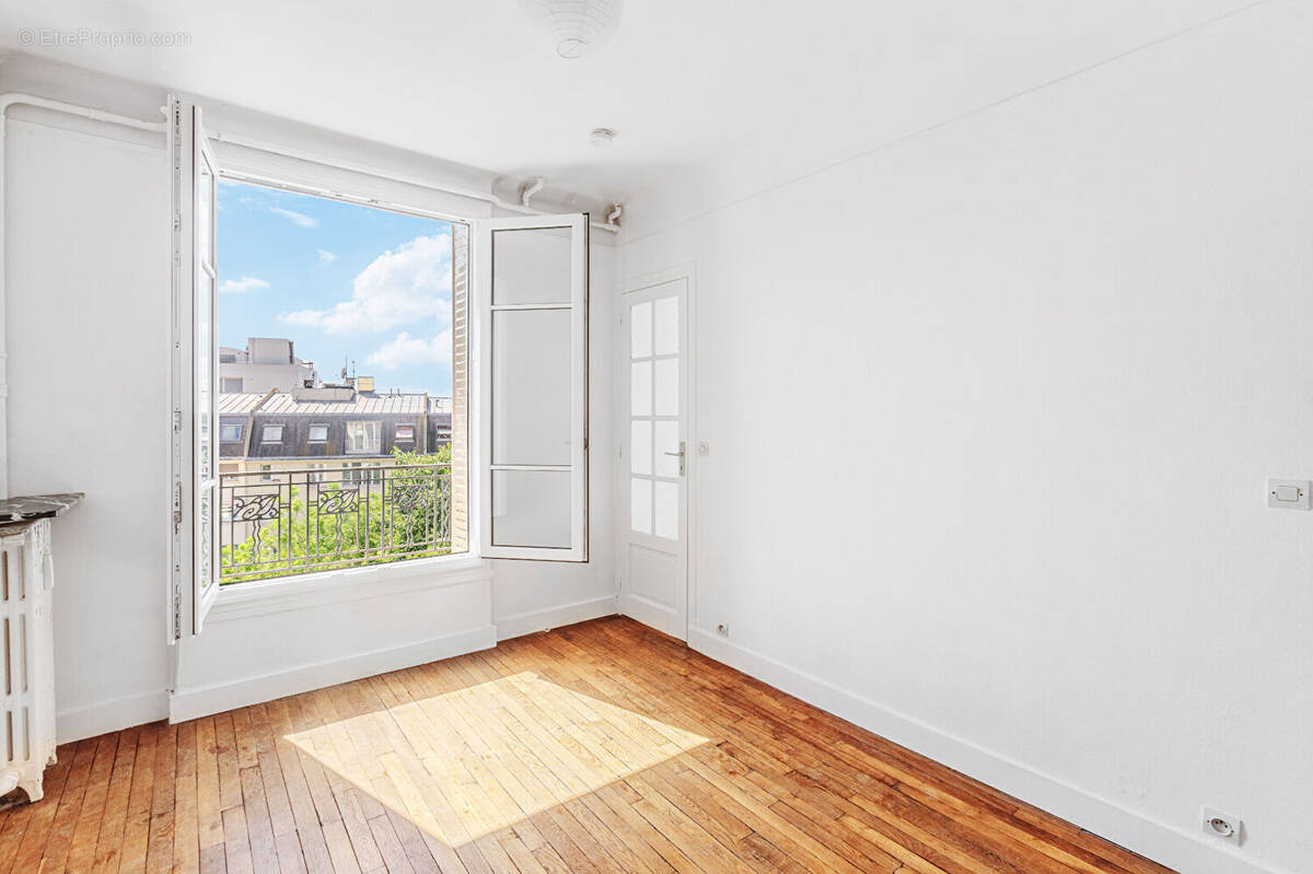 Appartement à PARIS-20E