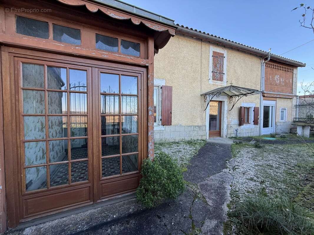 Maison à SOUVIGNE