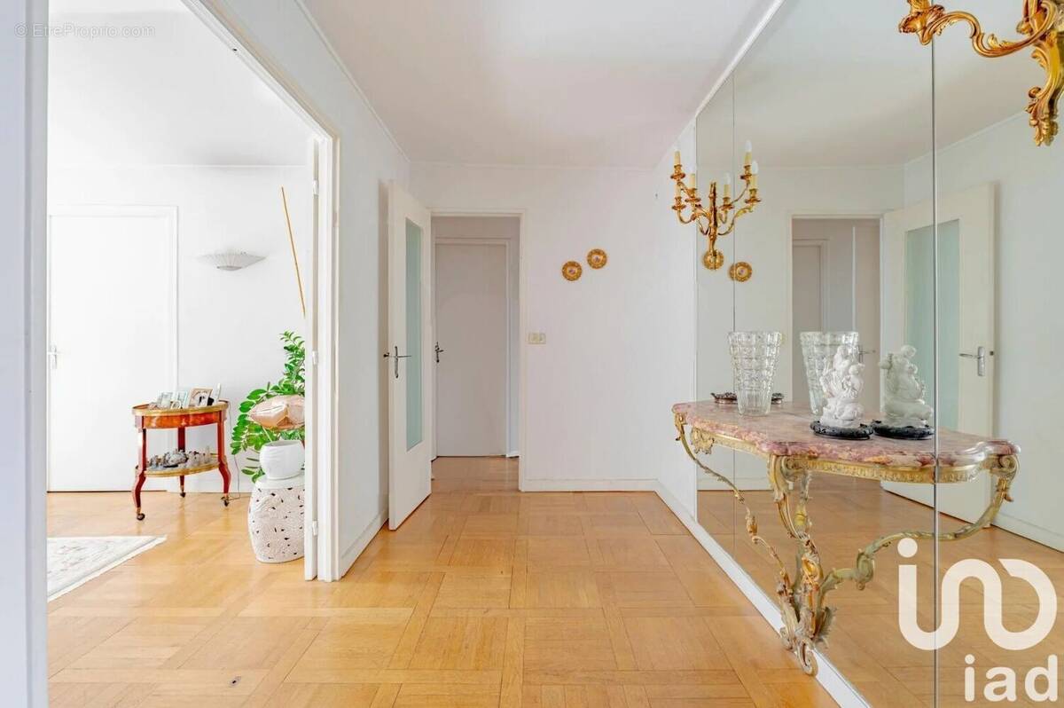 Photo 1 - Appartement à PARIS-16E