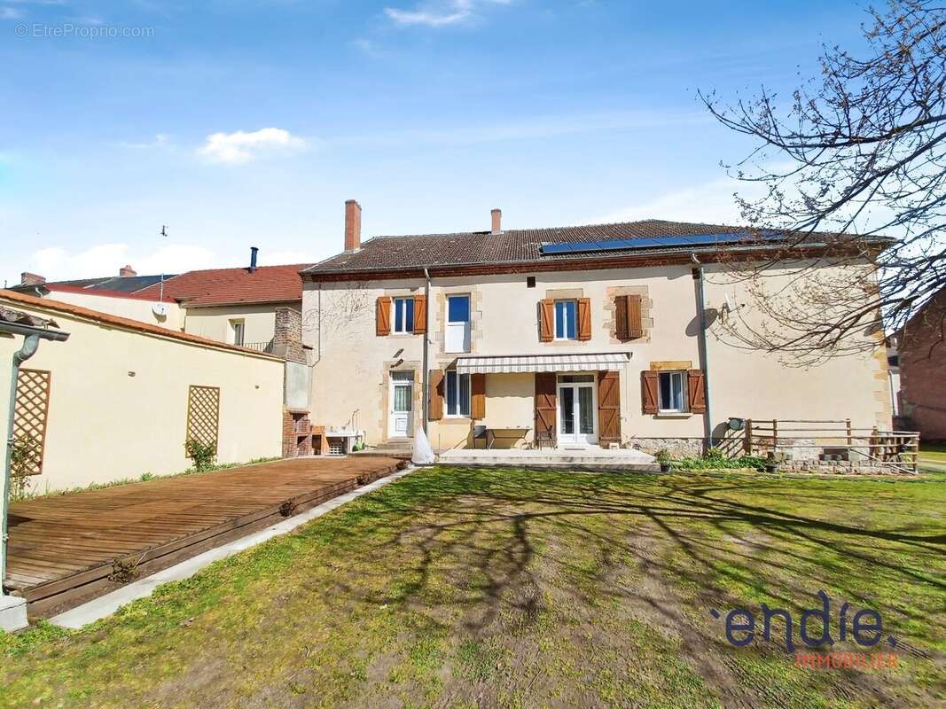 Maison à BEZENET