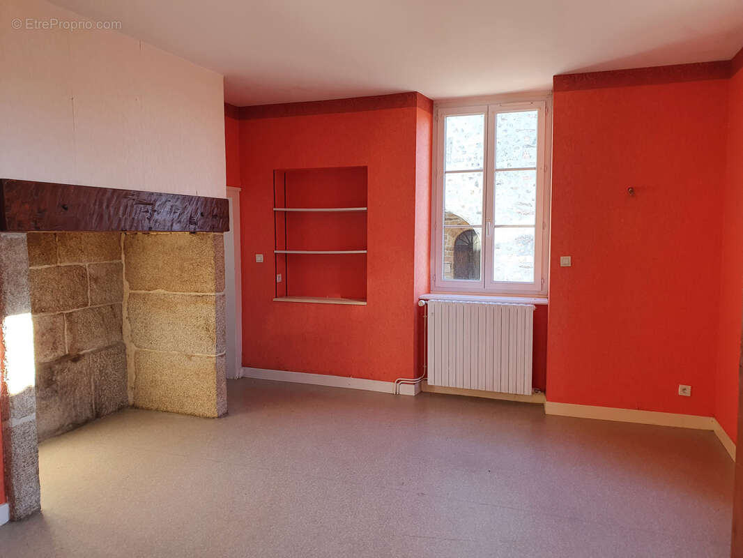 Maison à ALBUSSAC