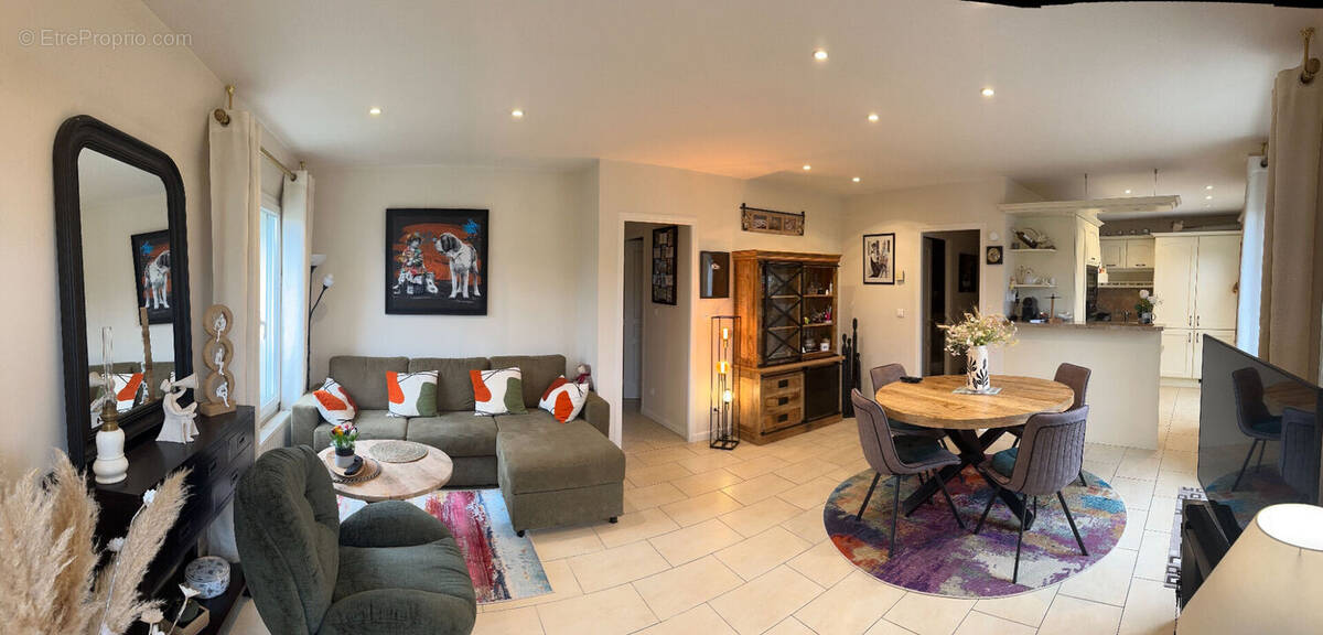 Appartement à LAMORLAYE