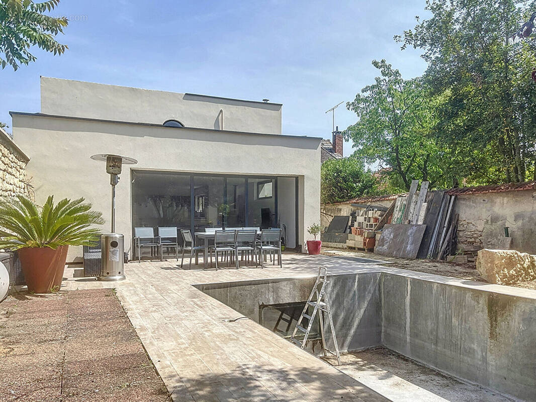 Maison à SAINT-MAUR-DES-FOSSES