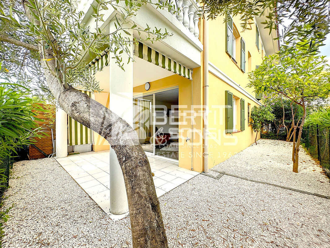Appartement à MANDELIEU-LA-NAPOULE