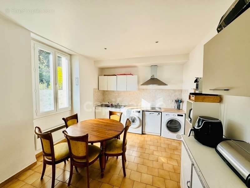 Appartement à EZE