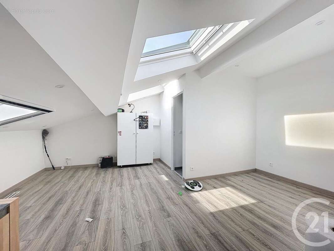Maison à SAINT-GENIS-LAVAL