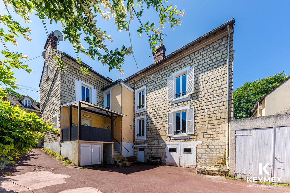 Maison à MERY-SUR-OISE