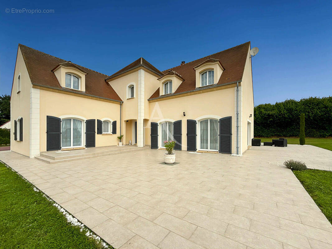 Maison à ETREPAGNY