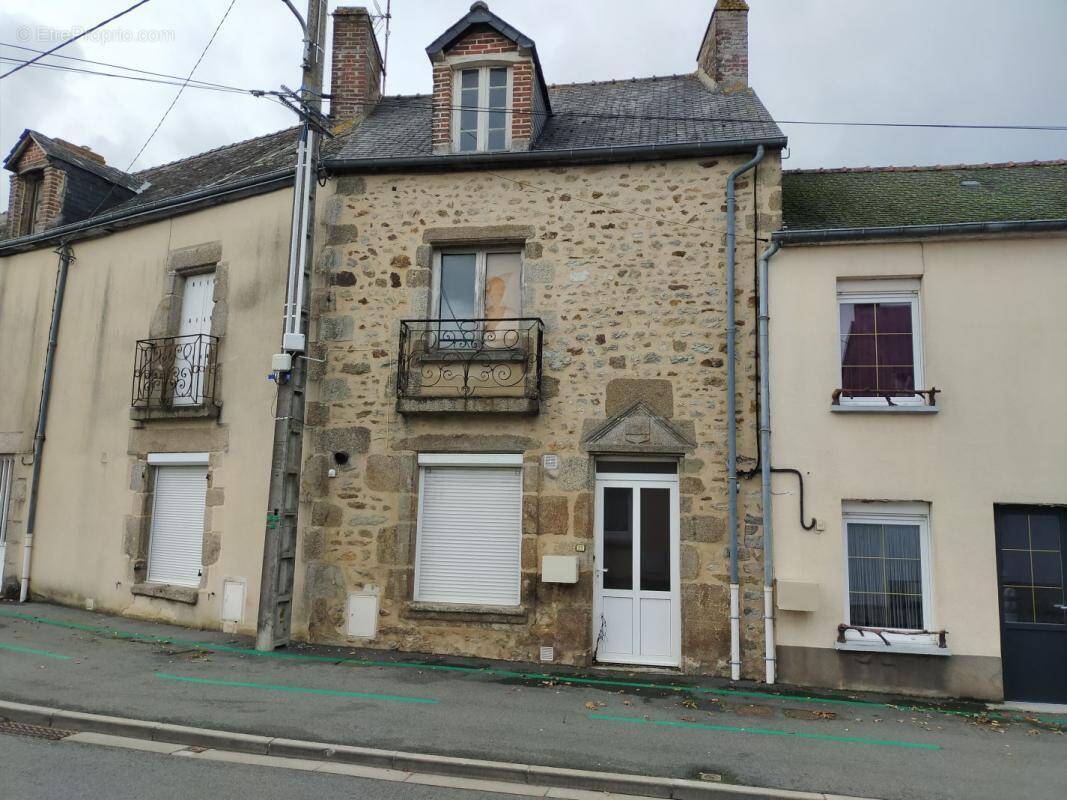 Maison à VILLAINES-LA-JUHEL
