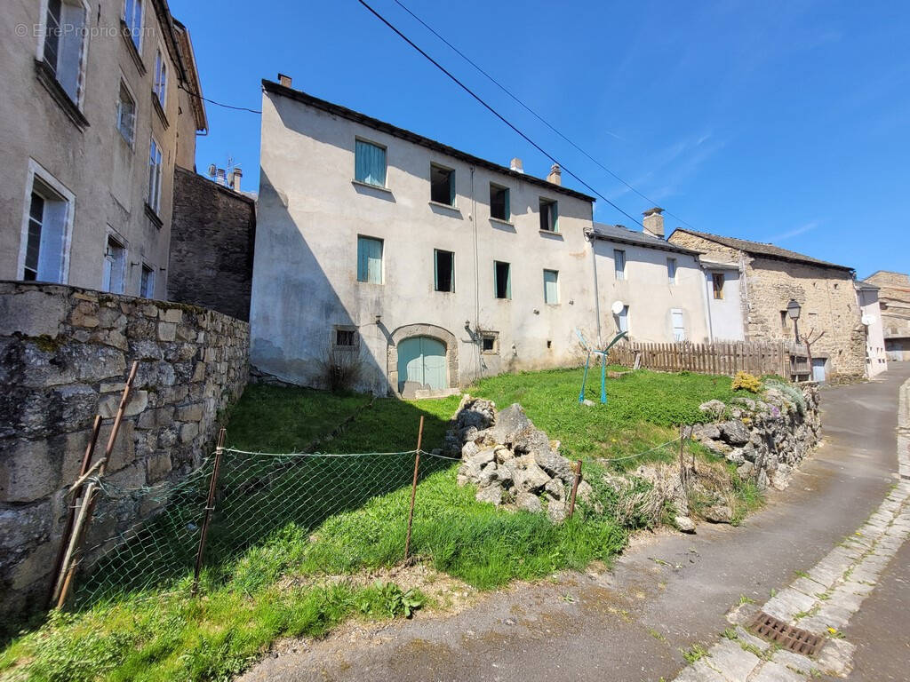 Maison à GRANDRIEU