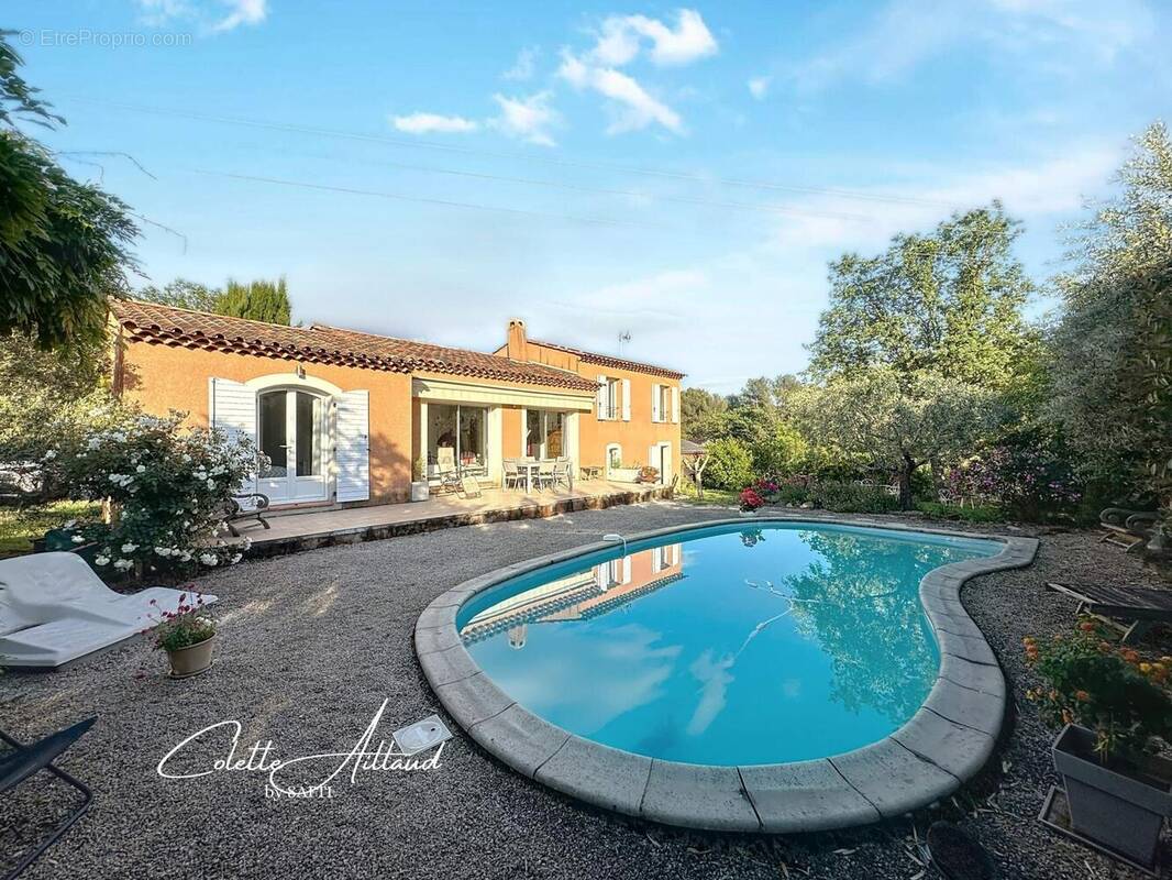 Photo 1 - Maison à GREASQUE
