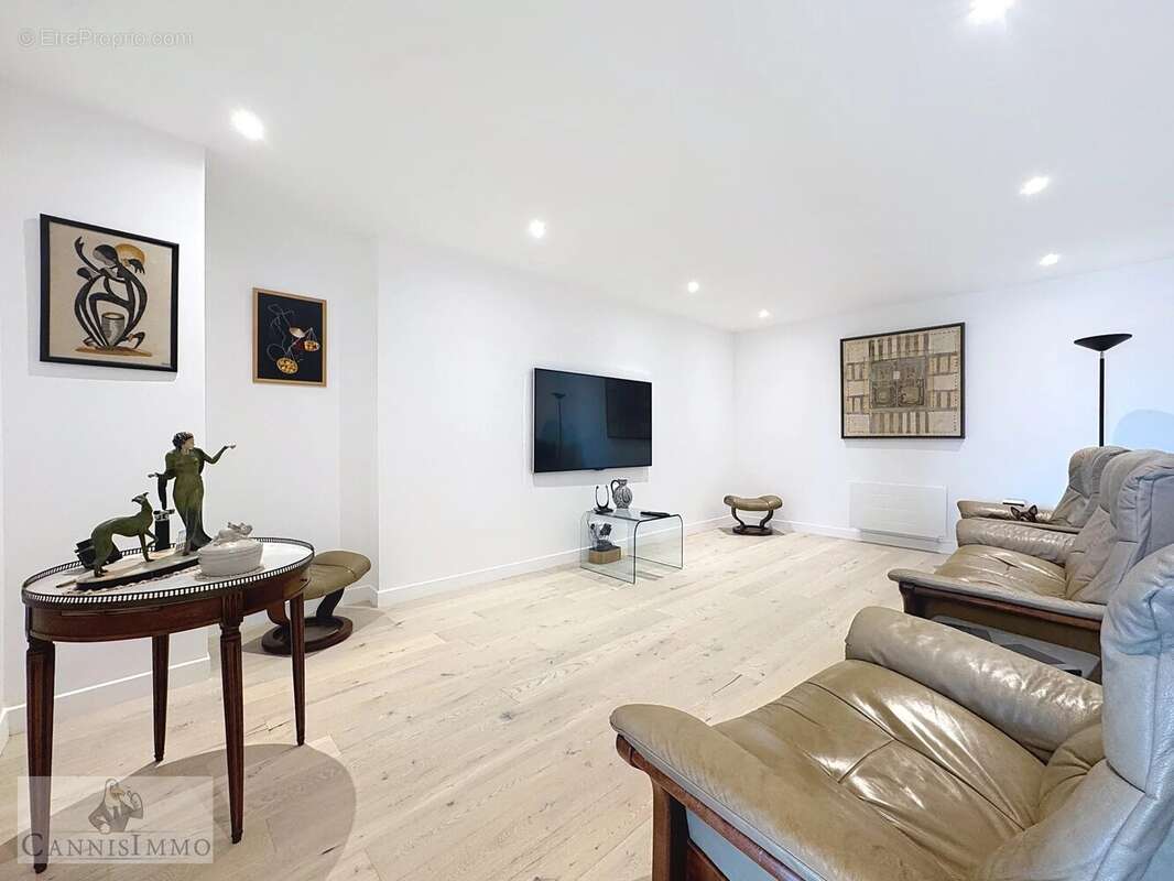 Appartement à MANDELIEU-LA-NAPOULE