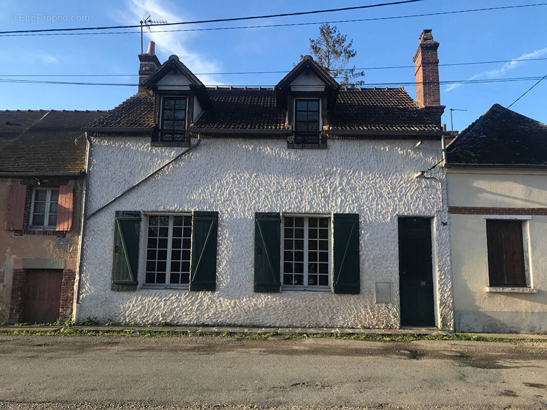Maison à SAINT-LUBIN-DES-JONCHERETS