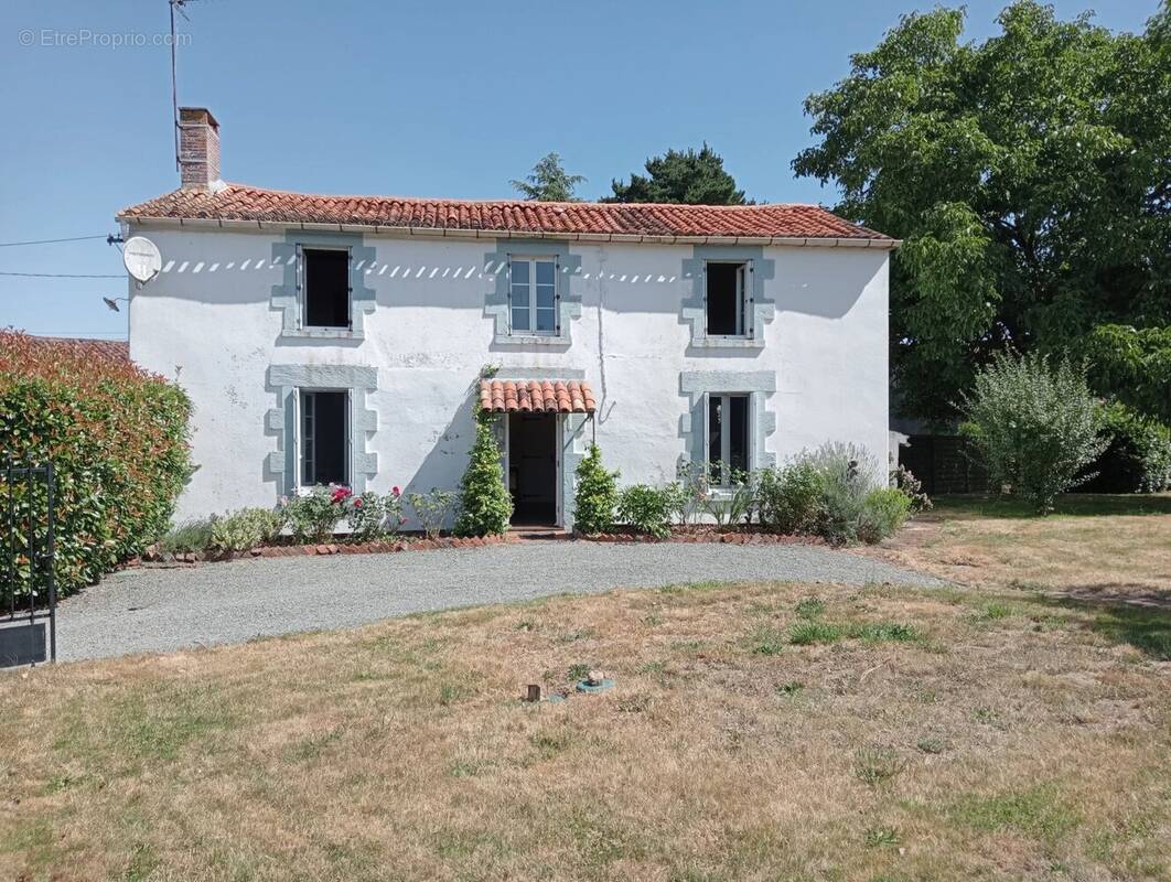 Maison à MENOMBLET