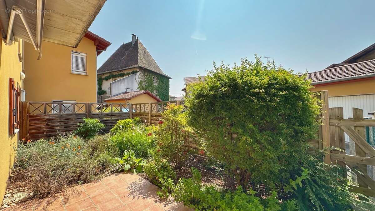 Appartement à LA MURETTE