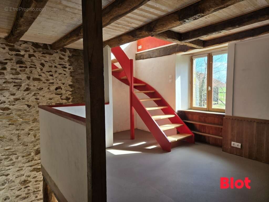 Maison à SAINT-BRICE-EN-COGLES