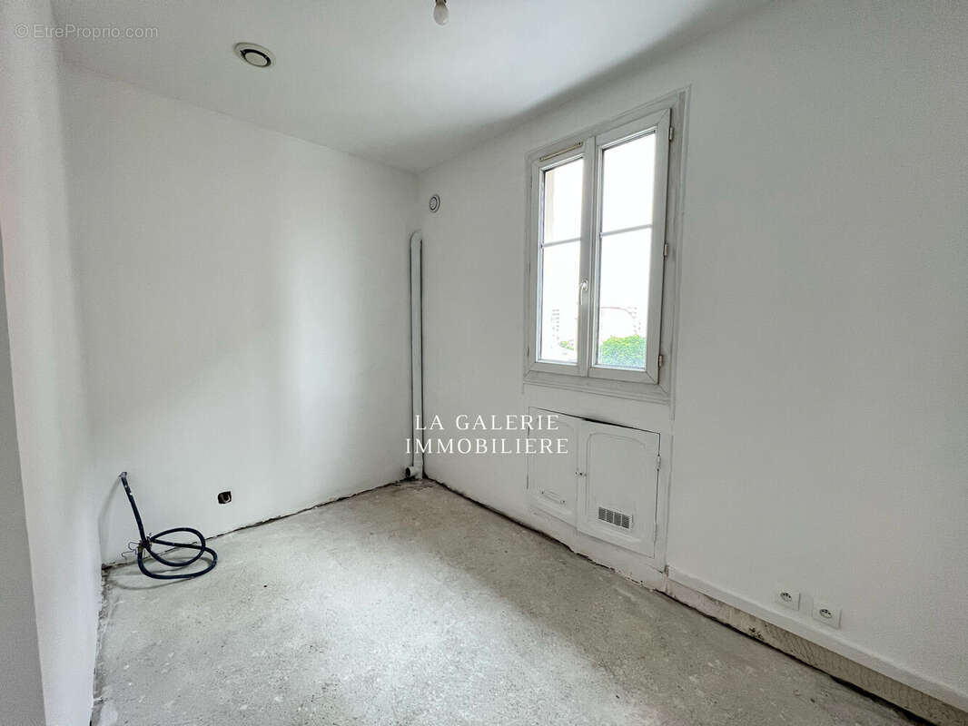 Cuisine à aménager - Appartement à ASNIERES-SUR-SEINE