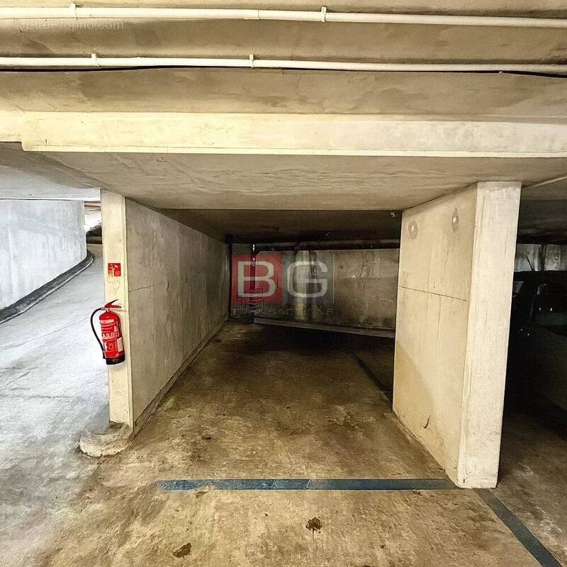 Parking à ANTIBES