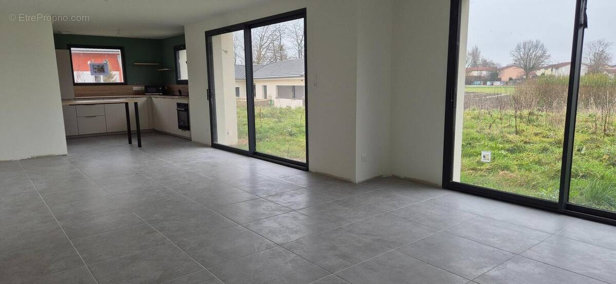 Photo 1 - Maison à VIRIAT
