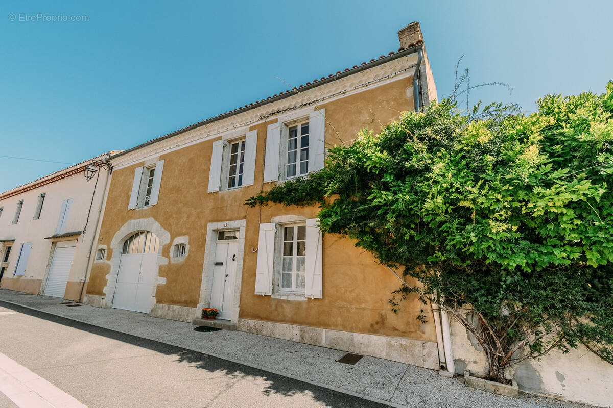 Maison à VALENCE-SUR-BAISE