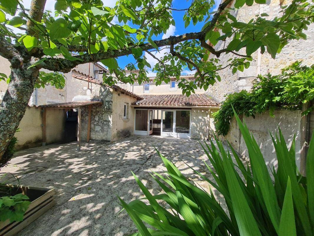 Maison à LA ROMIEU
