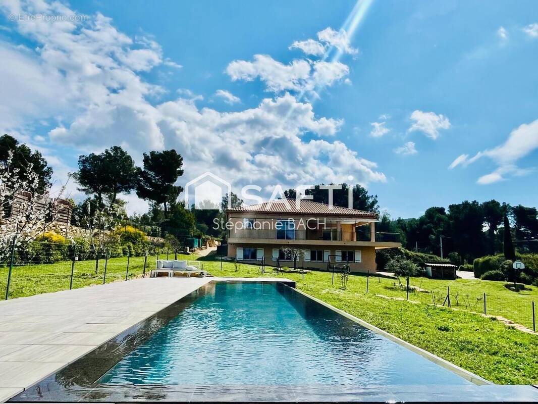 Photo 1 - Maison à LA CADIERE-D&#039;AZUR