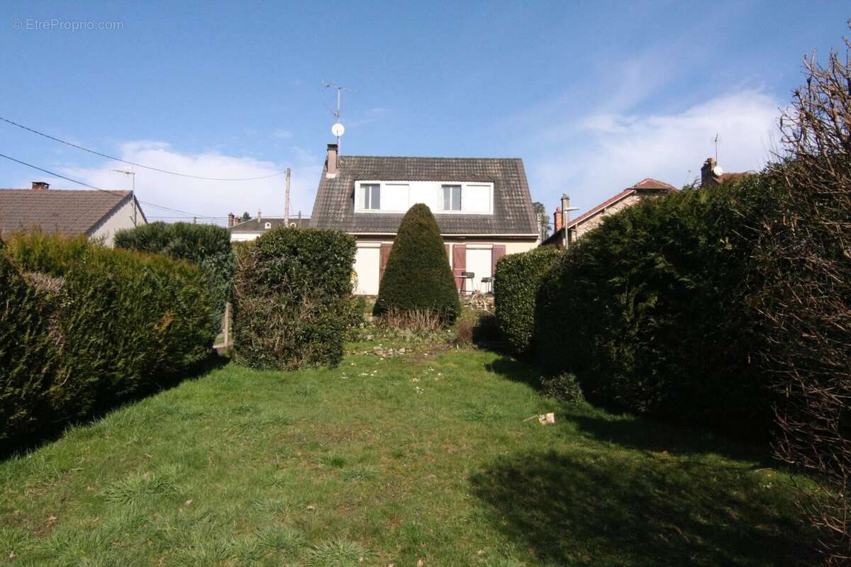 Maison à SAINT-CHERON