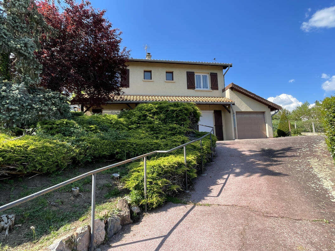 Maison à REGNY