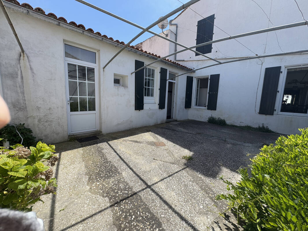 Maison à SAINT-CLEMENT-DES-BALEINES