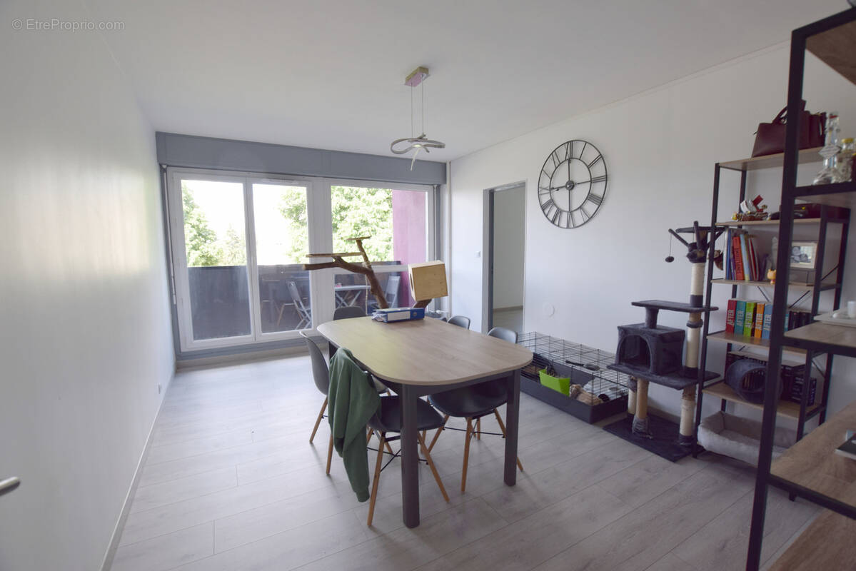 Appartement à GRAND-CHARMONT